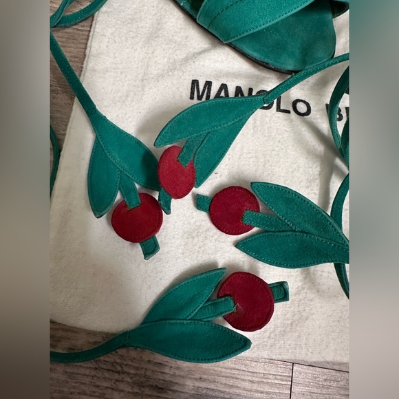 Manolo Blahnik
2003 Remake of the iconic “Ivy.” 
Autographed by Manolo too! - Picture 6 of 16